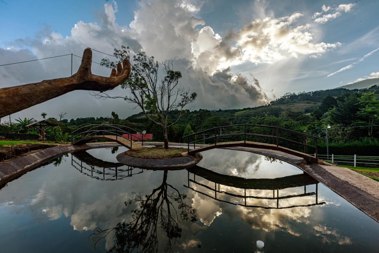 Hotel & Spa Escondite De La Montana Sabana Redonda Luaran gambar